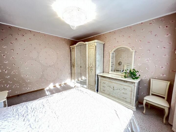 3-к. квартира, 74 м², 1/14 эт.