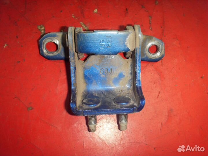 Петля двери задней правой 6941063J00 Suzuki Swift