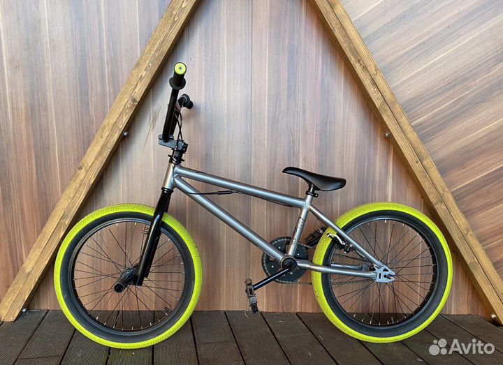 Велосипед BMX с роторным тормозом