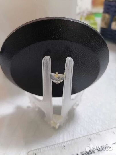 Декоративная тарелка на подставке