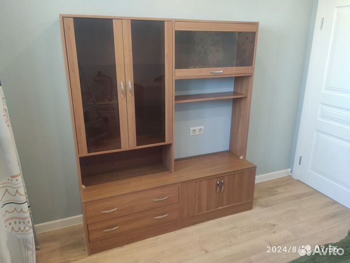 Шкаф/стенка в комнату