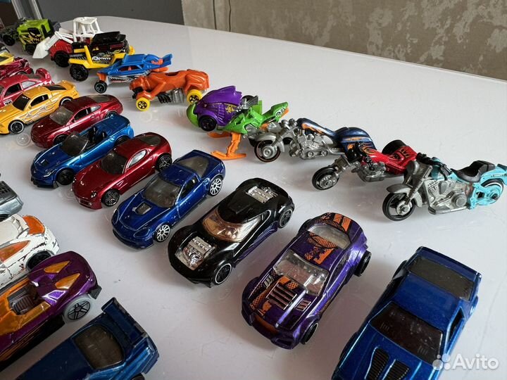Hot wheels машинки