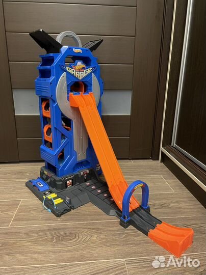Парковка Мега гараж Hot Wheels