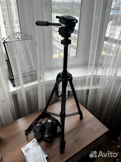 Зеркальный фотоаппарат canon eos 2000d