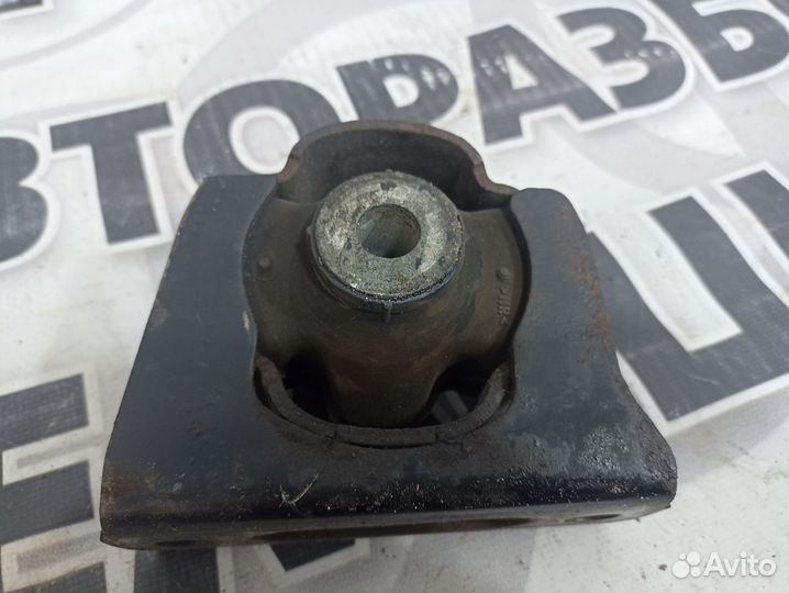 Опора двигателя передняя Toyota Avensis T 270