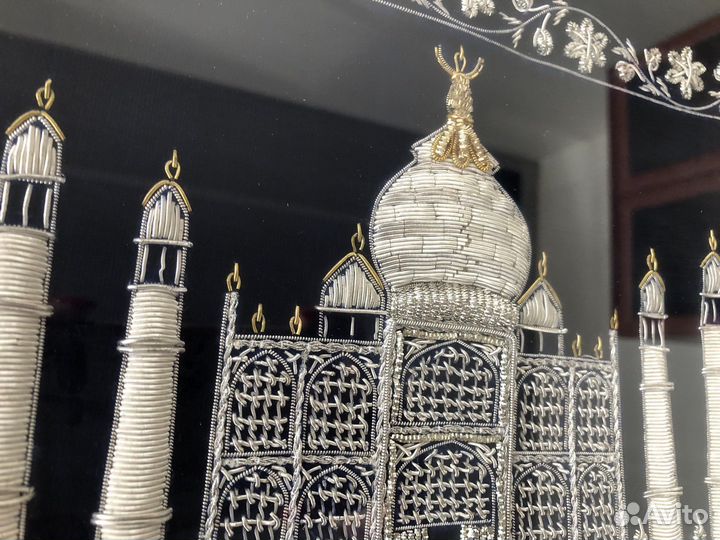 Картина вышитая серебром