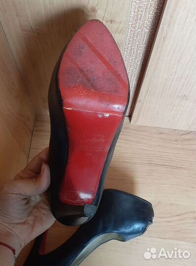 Туфли кожаные на высоком каблуке женские 38 размер