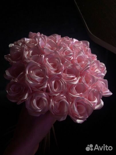 Букет из атласных роз