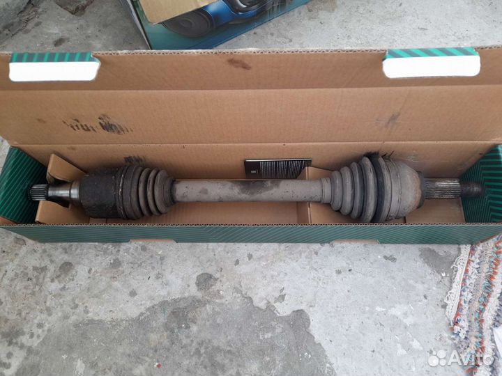 Полупривод левый б/у