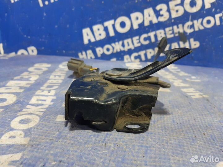 Замок капота Honda Accord 7 седан 2006