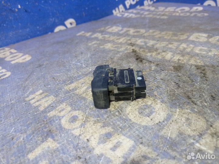 Кнопка обогрева заднего стекла Renault Logan 1