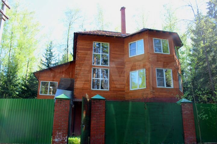 Коттедж 420 м² на участке 10,6 сот.