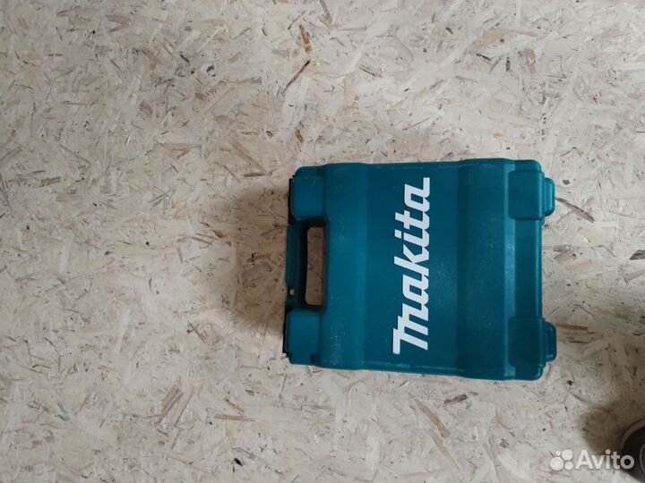 Шуруповерт makita