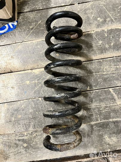 Задний штатный амортизатор для Nissan Navara