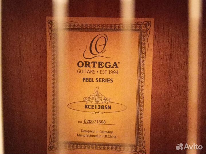 Классическая гитара Ortega с подключением