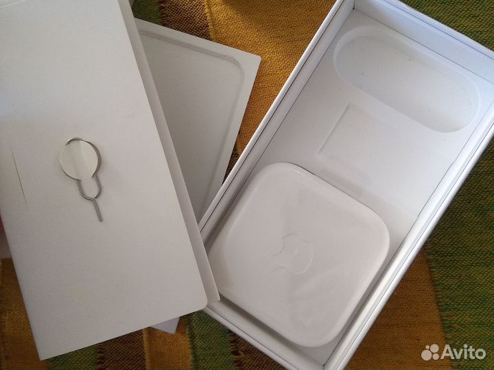 Упаковка от iPhone, от телефона