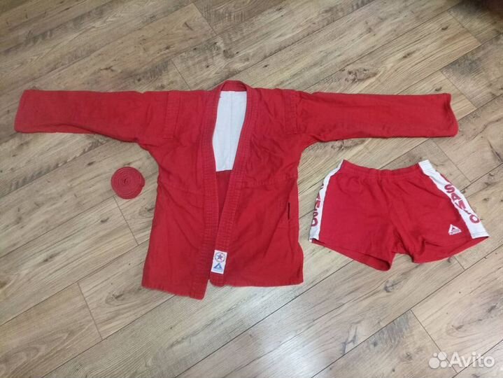 Комплект для самбо красного цвета 