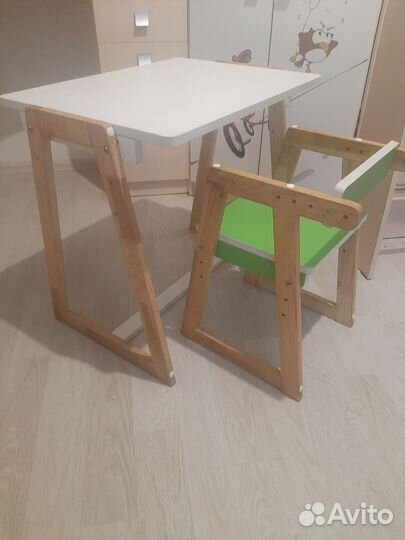Детский столик со стульчиком