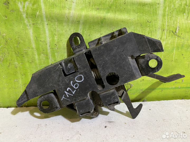 Замок капота двери Toyota Avensis T220