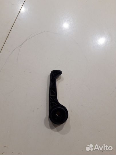 Рычаг открывания капота (Hyundai Sonata viii DN8)