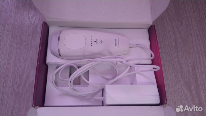 Фотоэпилятор Philips Lumea BRI863