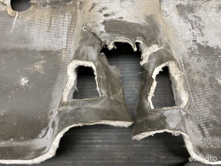 Шумоизоляция моторного отсека/щита Ford Focus 2