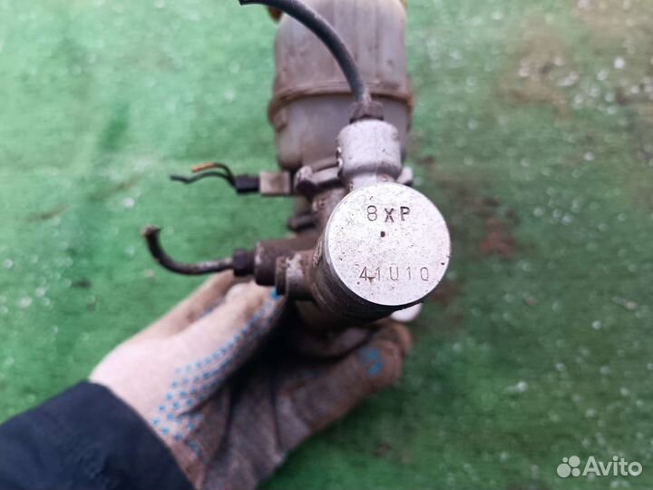 Главный тормозной цилиндр Ниссан Максима A32 1999г