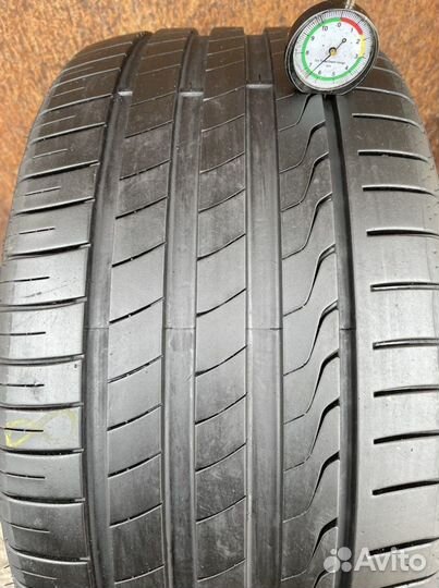 Minerva F205 255/35 R19