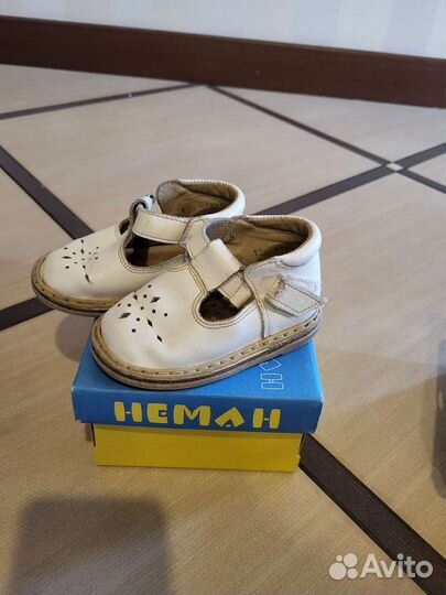 Сандалии кожаные