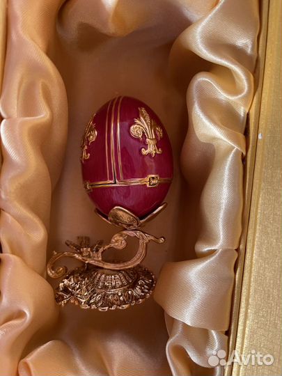 Резерв.Сувенирное яйцо-Фаберже. Подарок к Пасхе