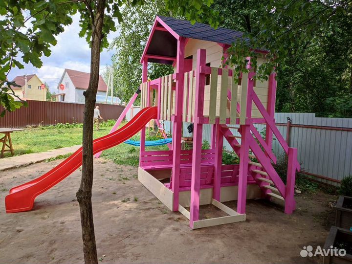 Детские деревянный домик на сваях