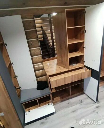 Шкаф в прихожую на заказ