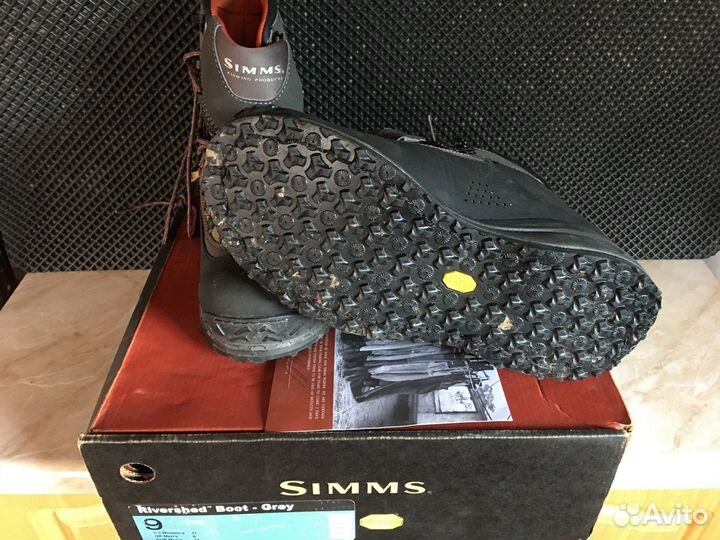 Забродные ботинки simms vibram