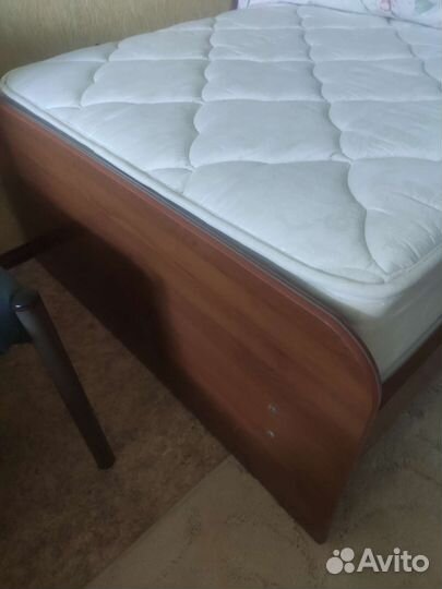 Кровать с матрасом бу