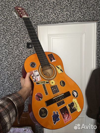 Классическая гитара шестиструнная