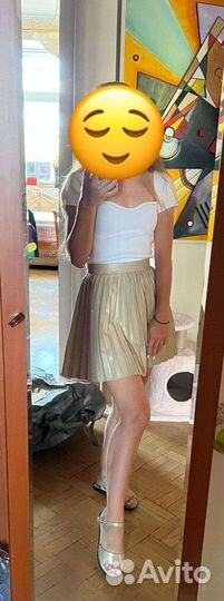 Короткая женская юбка