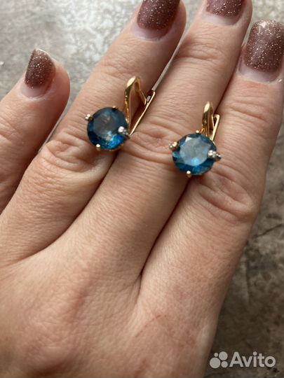 Золотые серьги с топазом