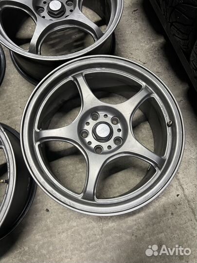 Литые диски 5Zigen 5x114.3 Цо 67.1 R17 Япония Идеа