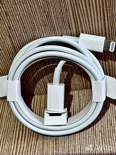 Кабель Apple Type-C на Lightning