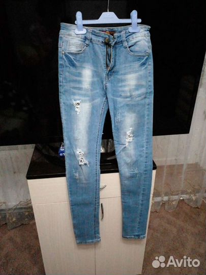 Джинсы женские