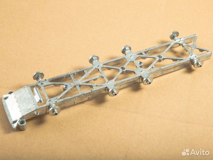 Сборная модель Луна-М 9П113 на шасси зил-135лм