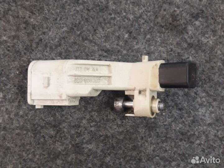 Датчик коленвала Skoda Octavia A5 1.4 caxa