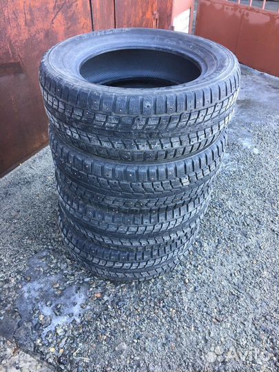 Dunlop SP Winter Ice 02 2.25/65 R17