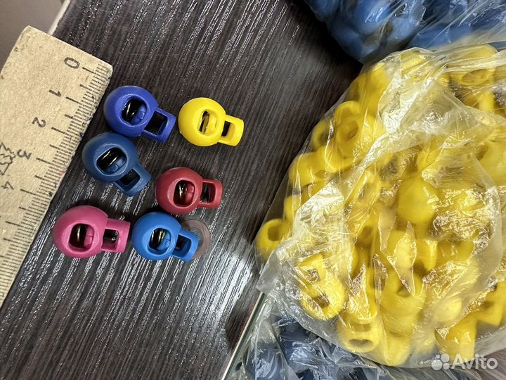 Фиксаторы для одежды-фурнитура