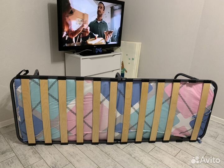 Раскладушка с матрасом
