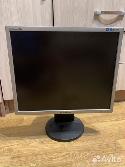 Монитор Samsung