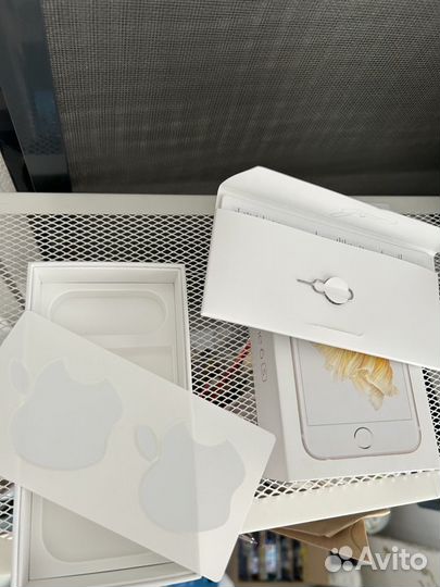 Коробка от iPhone 6S gold 32gb