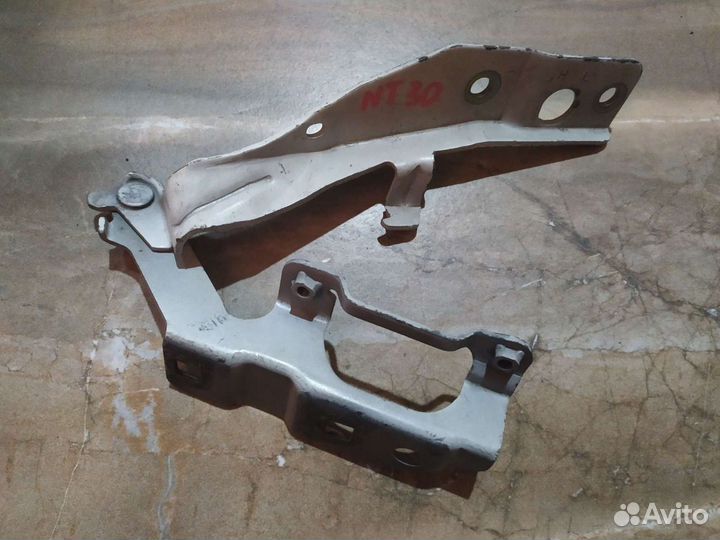 Петля капота левая на Ниссан хтрейл т30