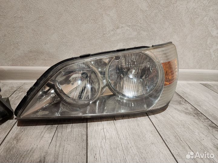 Фары toyota altezza lexus is