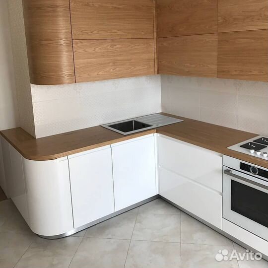 Кухонный гарнитур угловой